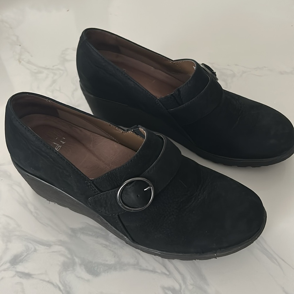Dansko Clio Black Wedge Loafers Size 39